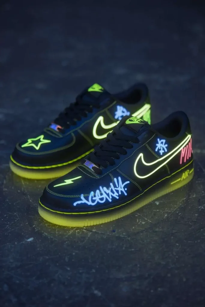 Shoe Painting Ideas for Nike Black Sneakers (1)