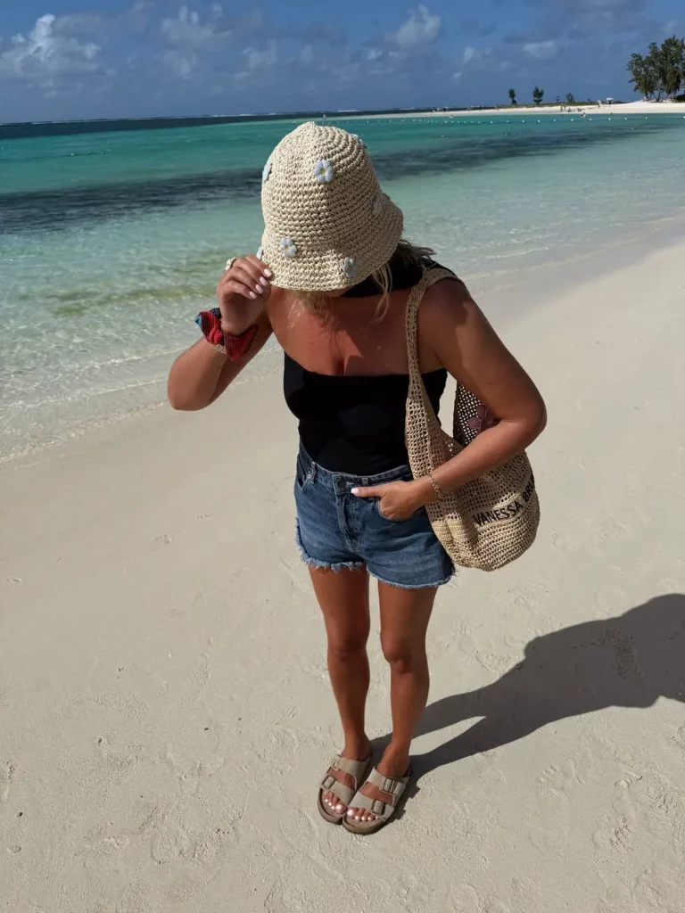 Beach Look – Bodysuit & Denim Shorts