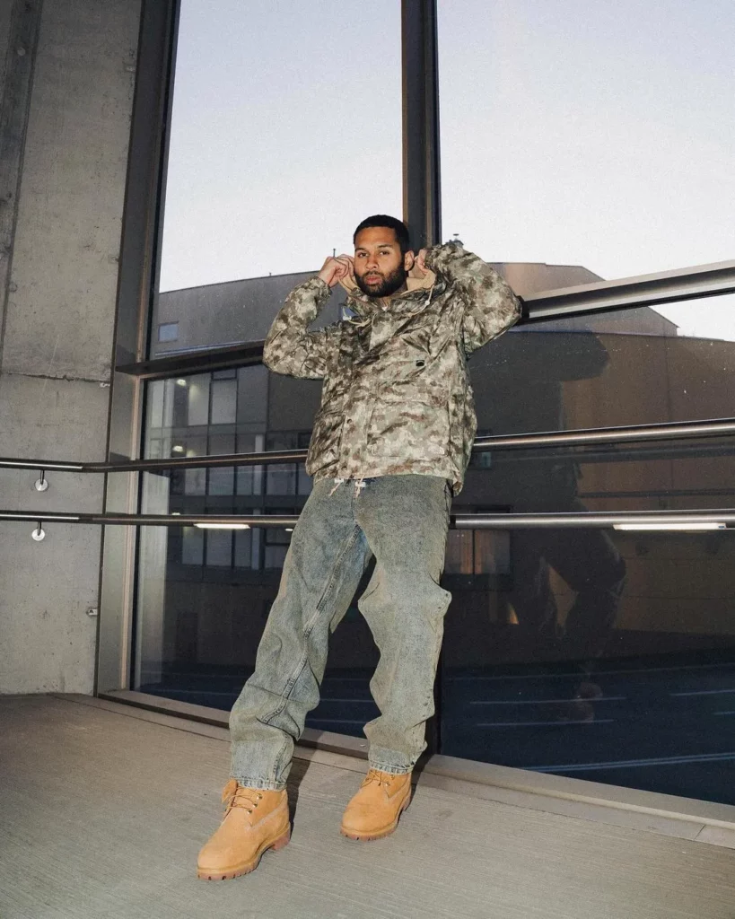 Camo Jacket with Baggy Jeans and Timberland Boots