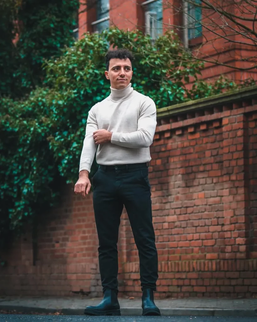 Cream Turtleneck + Black Slim Pants + Black Chelsea Boots
