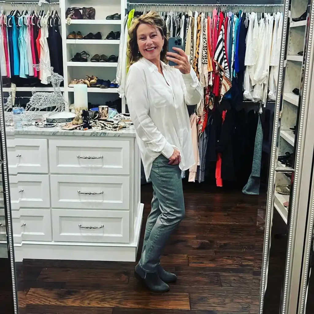 Relaxed Christmas Morning Vibes with Jeans and Boots