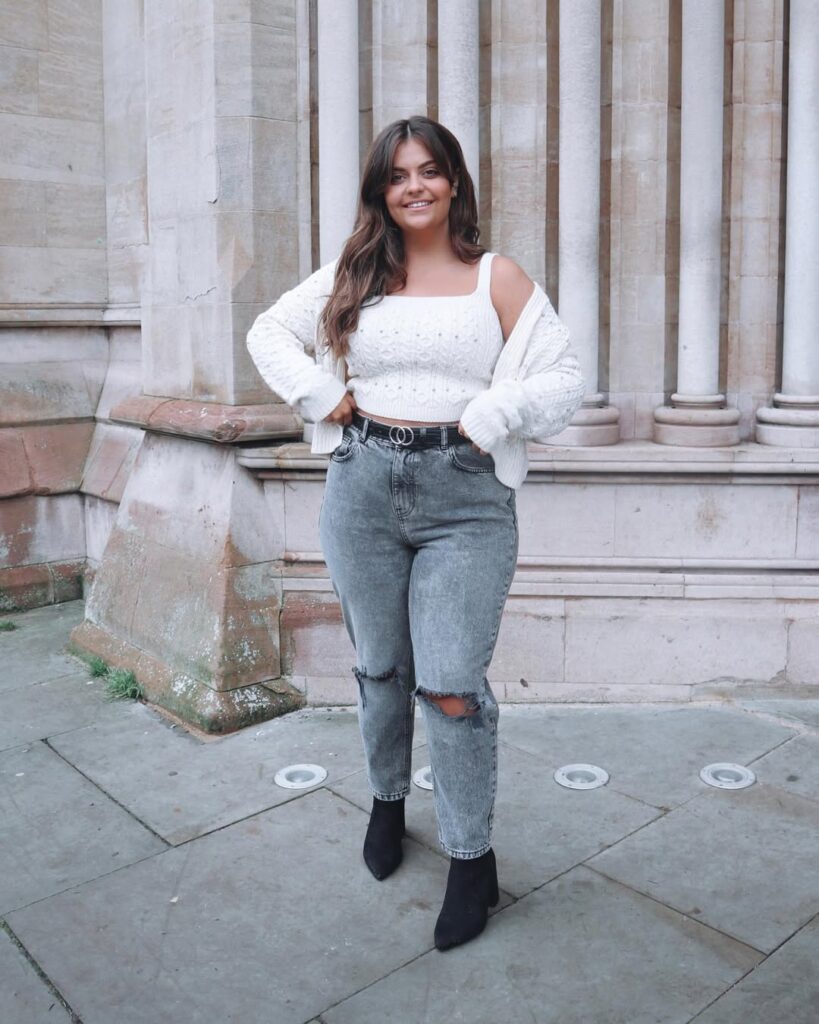 Effortless Pre-Christmas Glam with Jeans and Boots