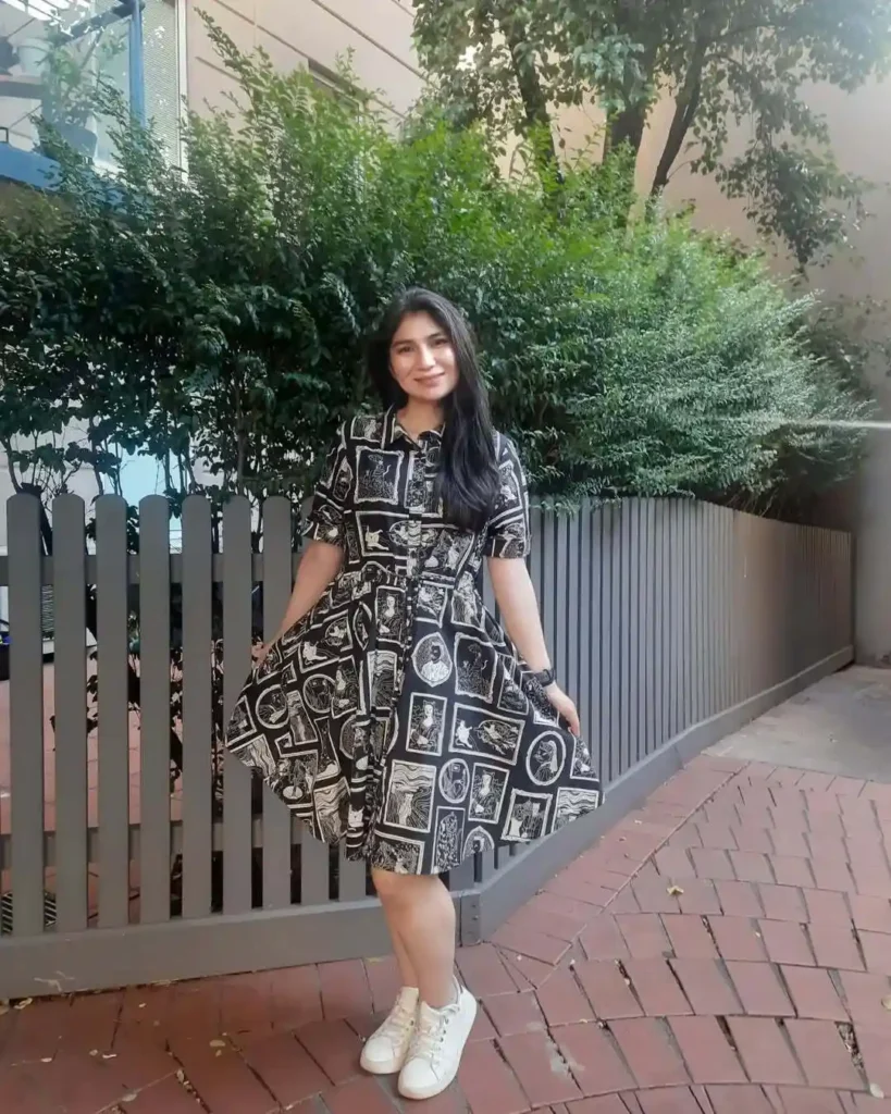 Monochrome Holiday Ease