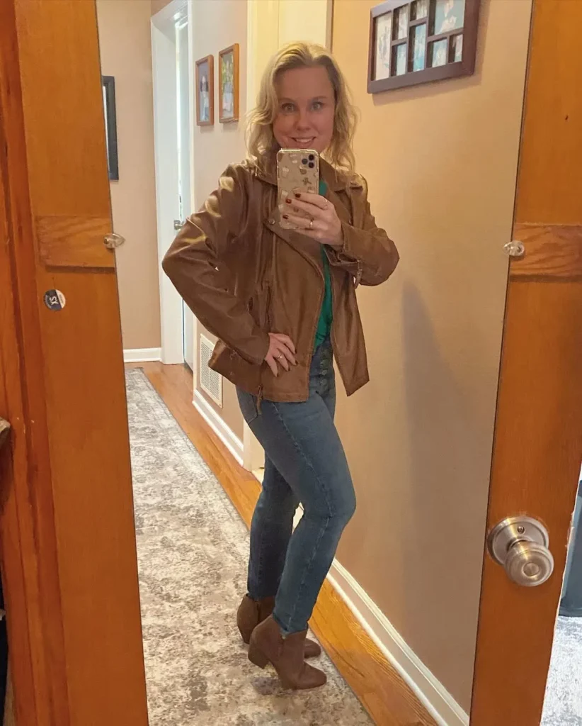 Effortless Christmas Edge with Jeans and Boots