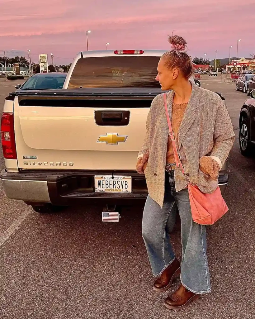 Sunset Casual with Wide Jeans and Boots