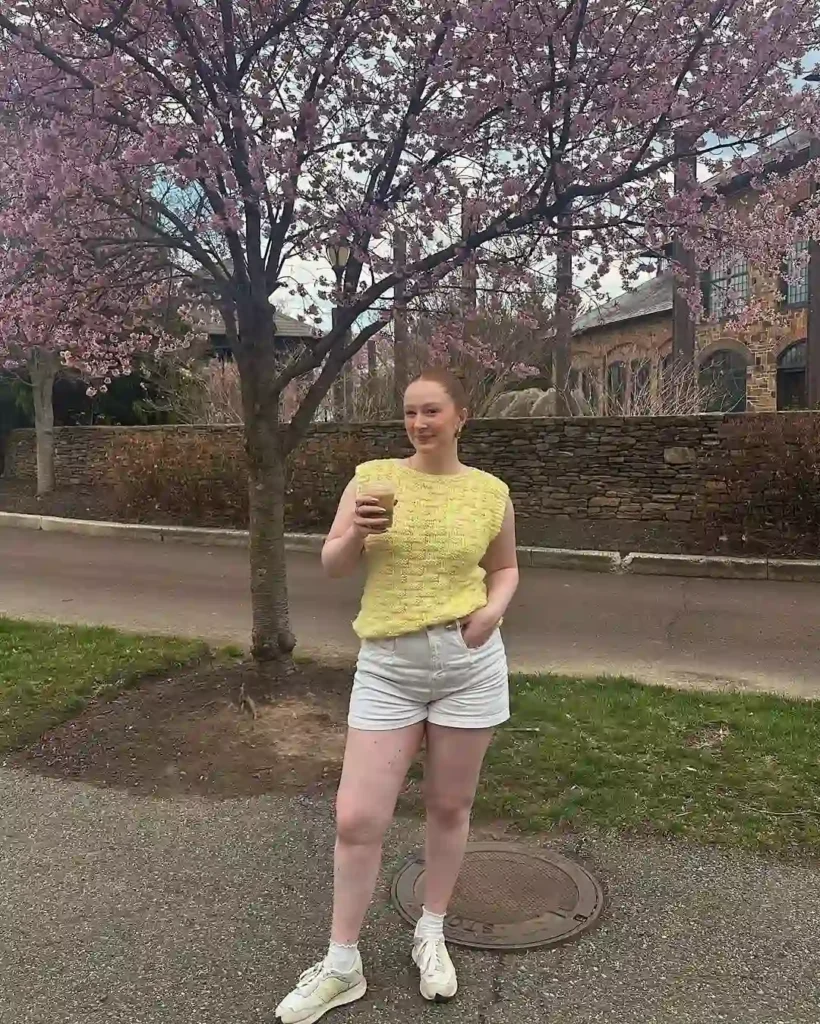 Fresh Spring New Balance Outfit with Soft Neutrals