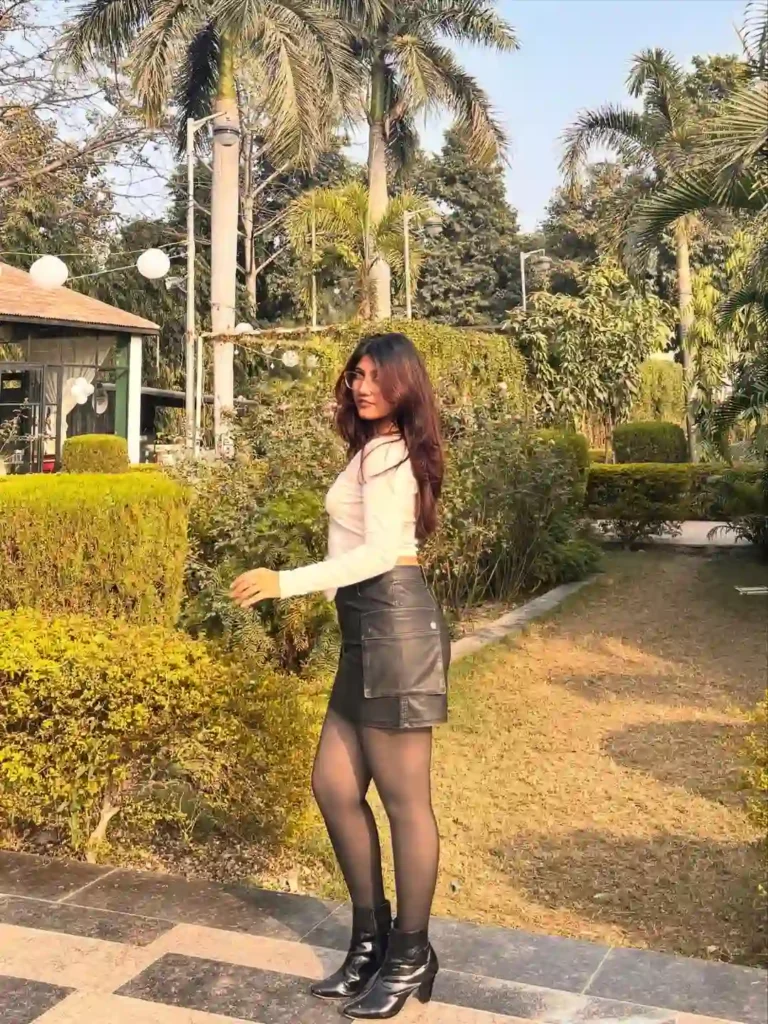 Modern Spring Ankle Boots Outfit with Leather Skirt