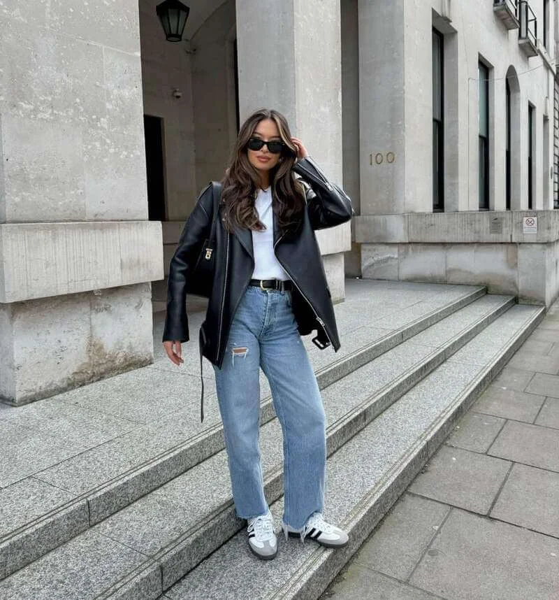 Street-Style Mom Jeans Outfit with Samba Sneakers