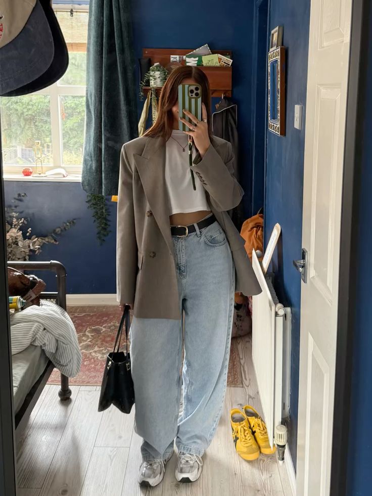 Smart Casual Blazer Look with Baggy Jeans and New Balance