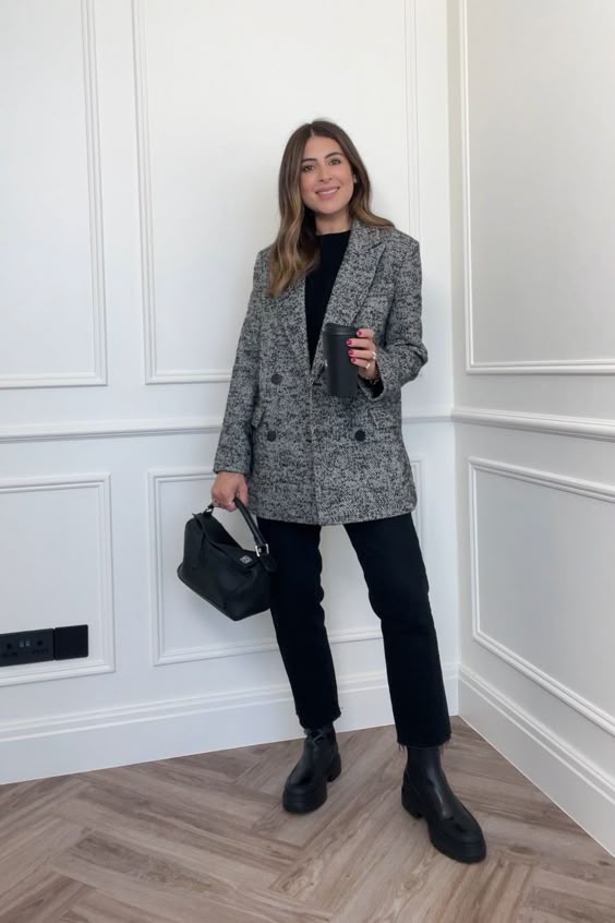 Elegant Structured Business Casual Chelsea Boots Outfit
