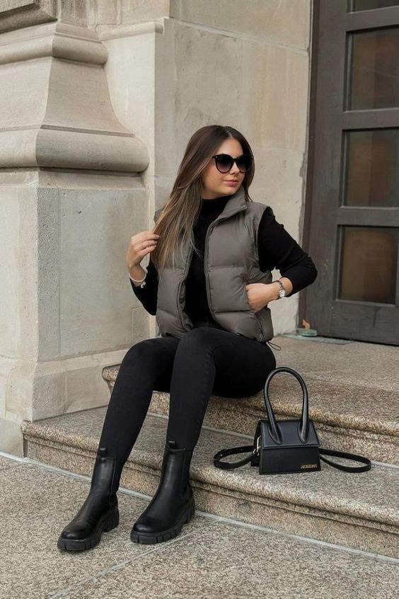 Relaxed Layered Business Casual Chelsea Boots Outfit