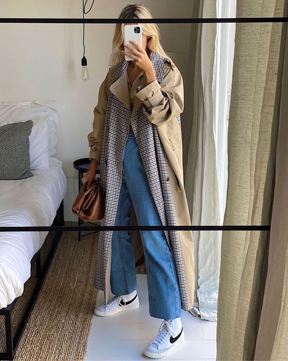 Long Trench Coat with Nike Blazer Mid 77 and Straight Jeans