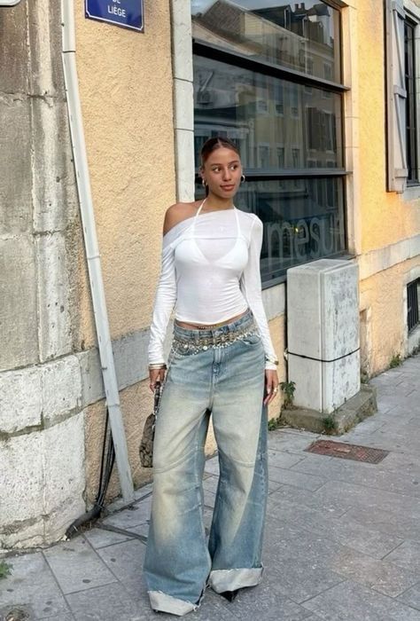 Modern Street Edge with Baggy Jeans and Heels