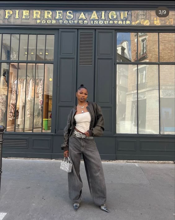Effortless Street Elegance with Baggy Jeans and Heels