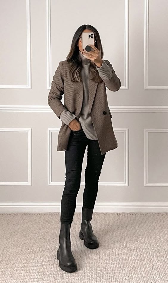 Modern Layered Business Casual Chelsea Boots Outfit