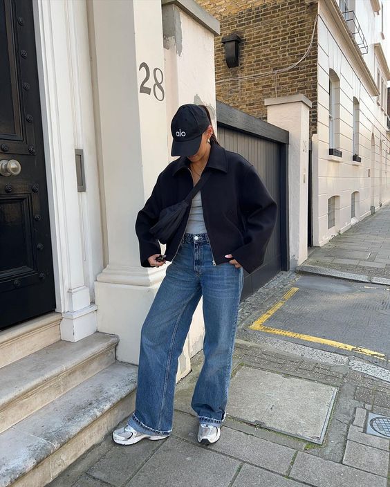 Street-Ready Jacket Look with Baggy Jeans and New Balance
