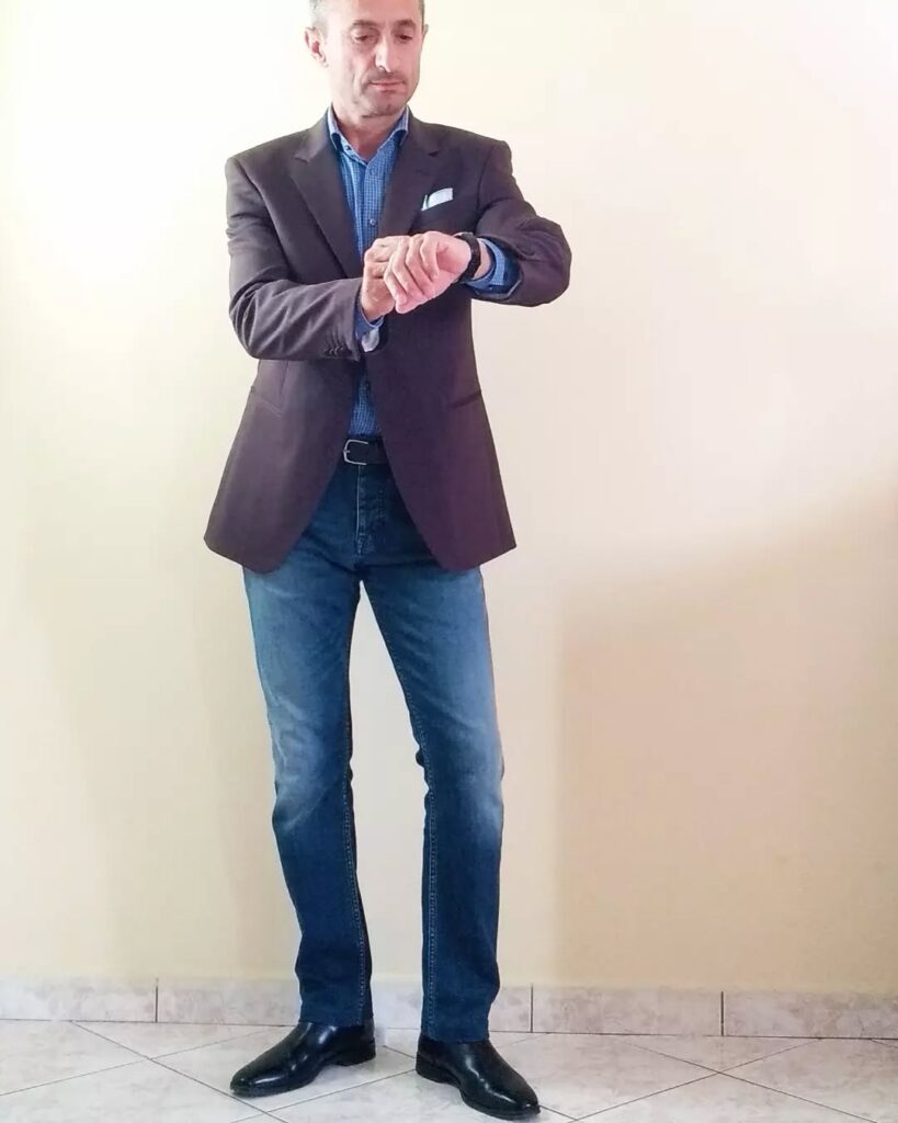 Smart Blazer and Chelsea Boots Jeans Outfit