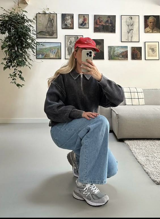 Oversized Sweater with Loose Jeans and New Balance 990v6