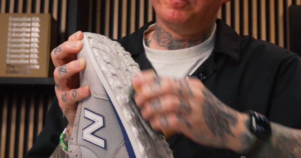 🧱 Step 7: Stiff Brush Only for Soles