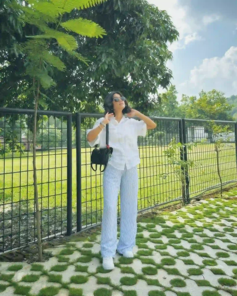 White Shirt with Striped Pants Summer Office Outfit