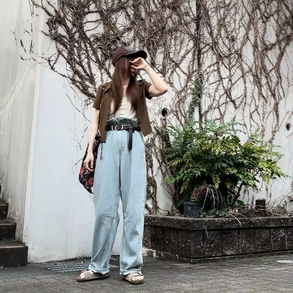 Cropped Shirt with Relaxed Jeans and Birkenstock Arizona