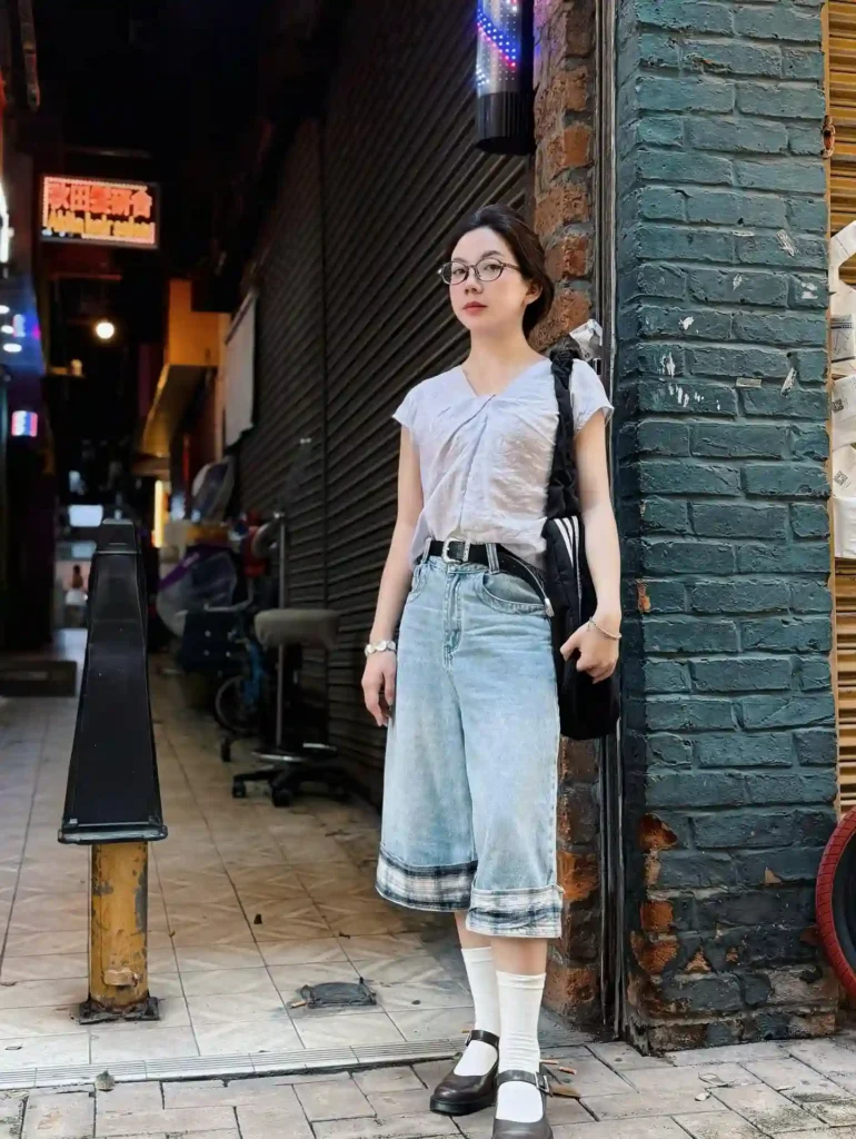 Relaxed Tee with Wide Denim Culottes and Mary Jane Shoes Summer Outfit