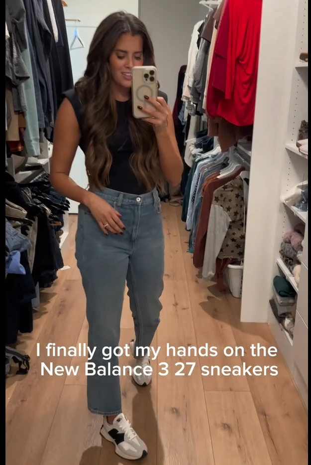 Black Sleeveless Top with Light Jeans and New Balance 327