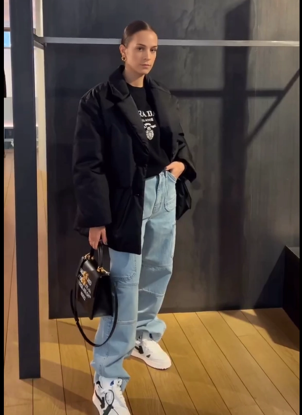 Black Oversized Blazer with Baggy Jeans and Off White Sneakers