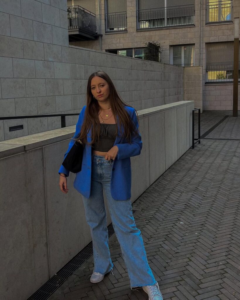 Blue Blazer with Wide-Leg Jeans and Sneakers Outfit