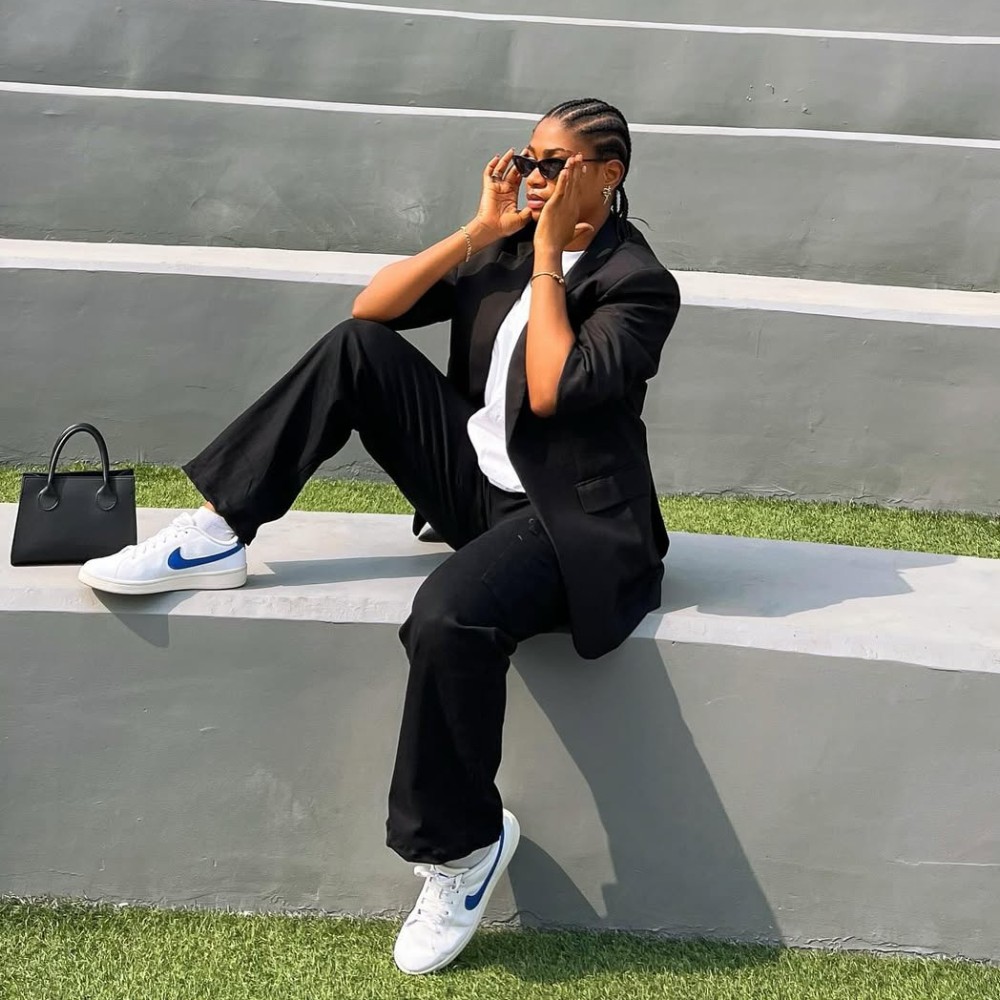 Black Blazer with Wide-Leg Pants and White Sneakers Look