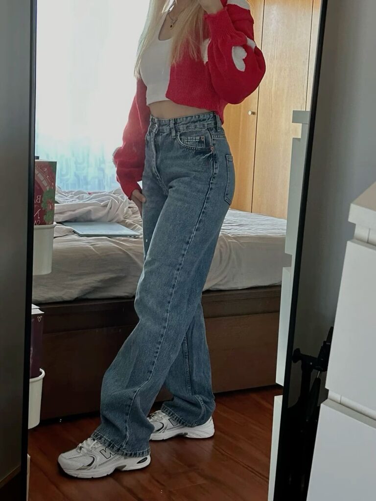 Red Cardigan with Baggy Jeans and New Balance 530 Outfit