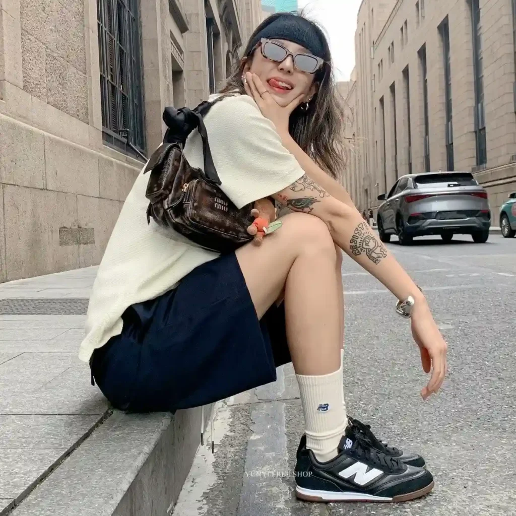 Oversized Tee with Bermuda Shorts New Balance RC42 Outfit