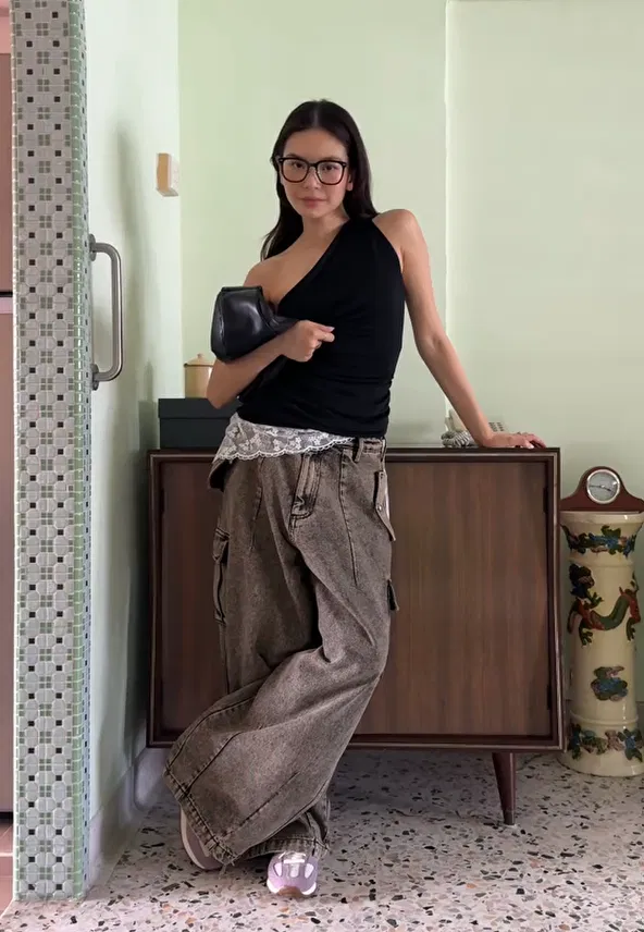 Black One-Shoulder Top with Baggy Cargo Jeans Outfit