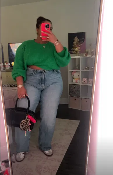 Green Sweater with Wide-Leg Jeans and White Sambas