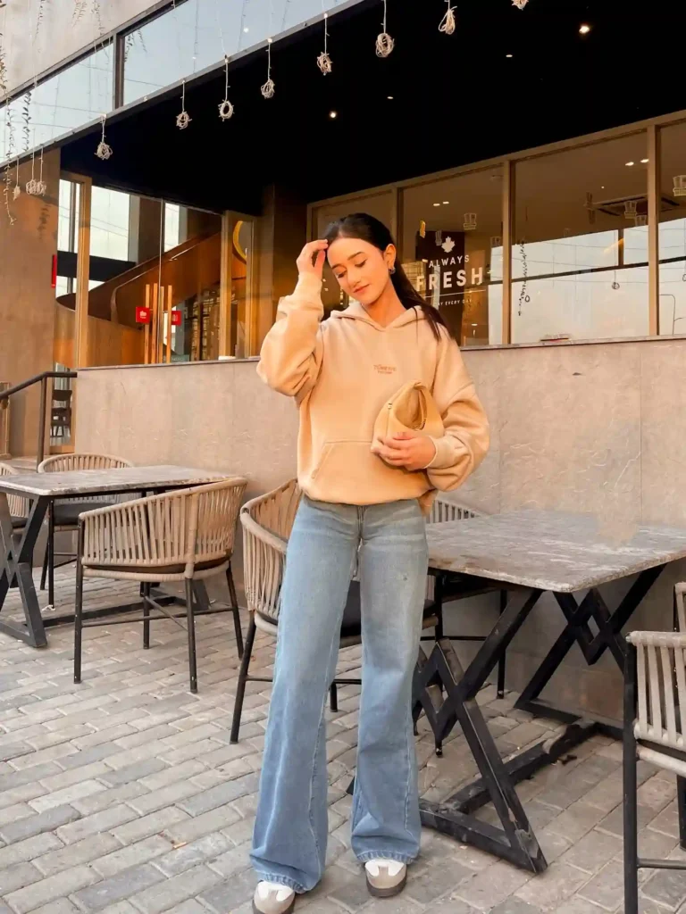 Beige Hoodie and Wide-Leg Jeans with Sneakers